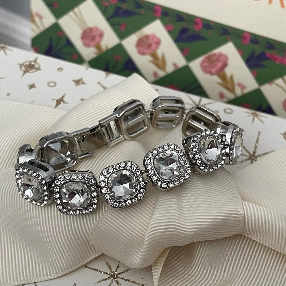 SQ✨Elegant Silver Crystal Bracelet✨NEW - Picture 6 of 6
